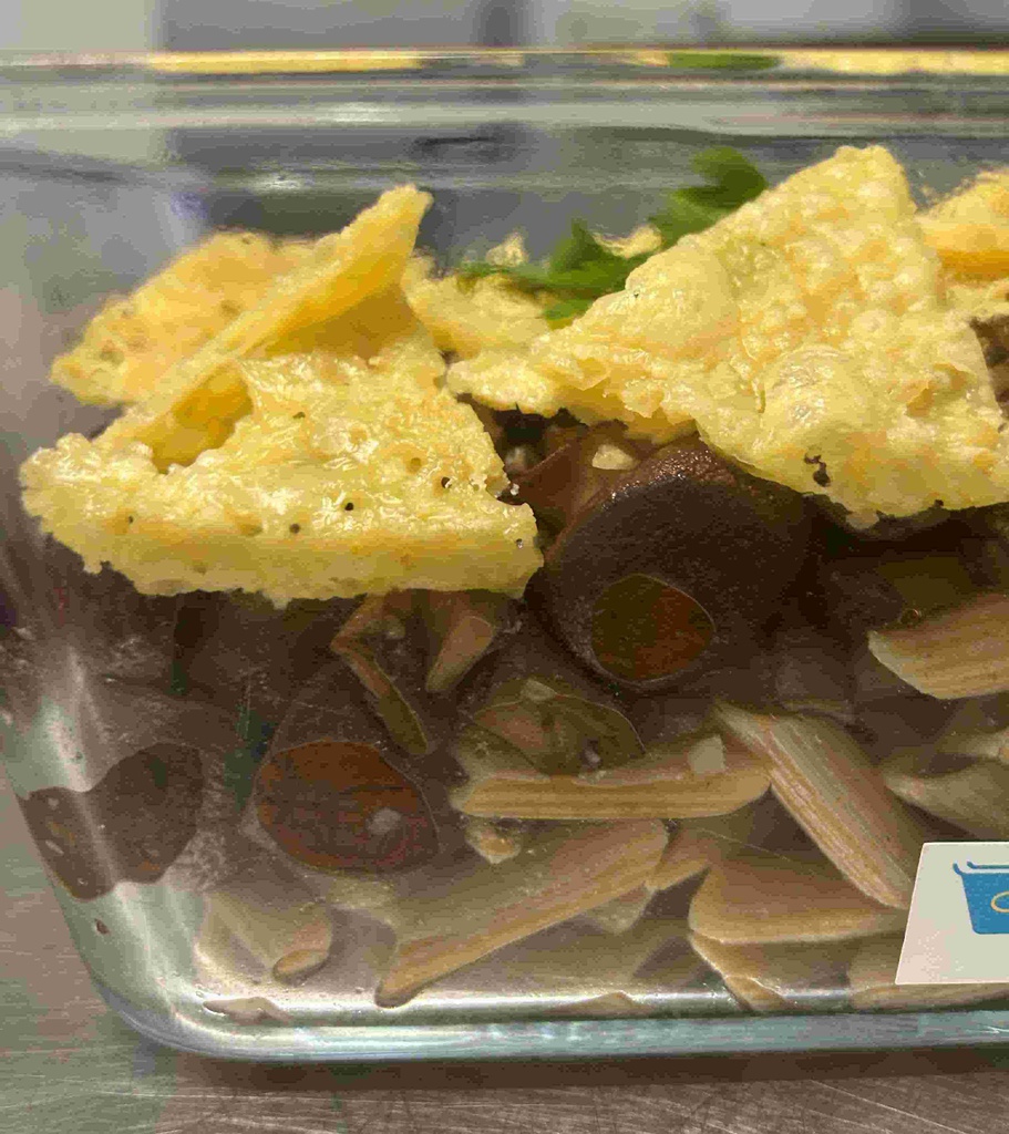 Penne complètes aux champignons, crème de potimarron et tuiles d'emmental - Lundi