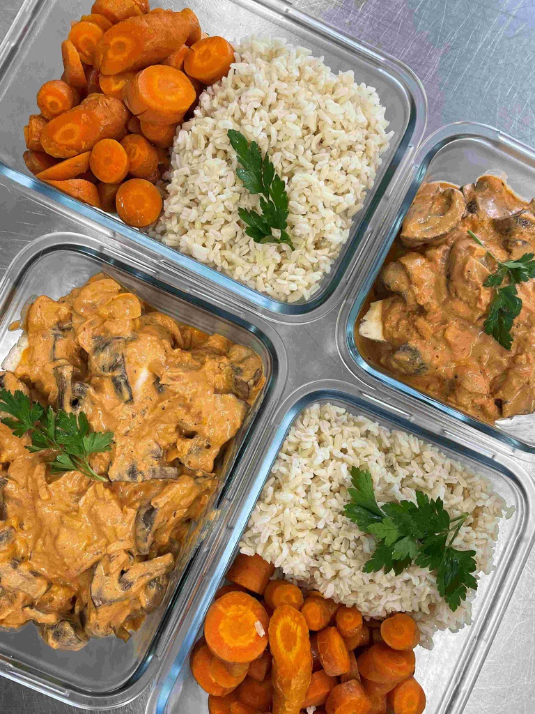 Poulet stroganov, légume de saison et riz basmati - Lundi 15/09