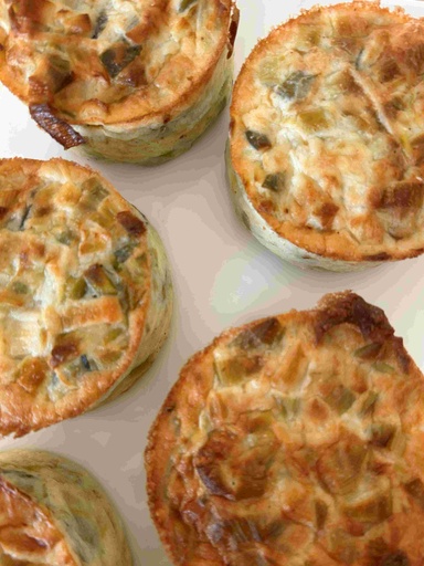 Clafoutis aux poireaux et fromage, semoule aux herbes - Lundi